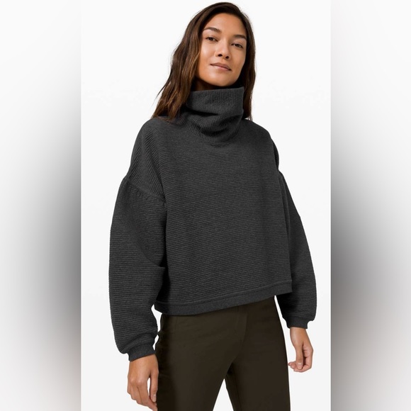 lululemon athletica Sweaters - Women’s LULULEMON cropped oversize sweater size L/XL